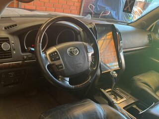 2011 Toyota Land Cruiser 200 Series, серебристый, 3100000 рублей, вид 2