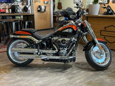 2025 Harley-Davidson Fat Boy, красный, 4090000 рублей, вид 1