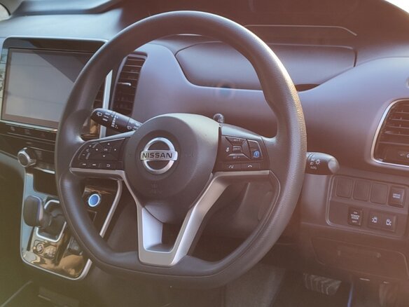 2020 Nissan Serena V (C27) Рестайлинг, серебристый, 2800000 рублей - вид 36