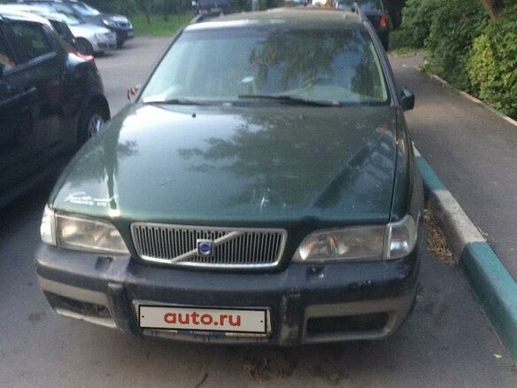 1998 Volvo V70 XC I, зелёный, 300000 рублей