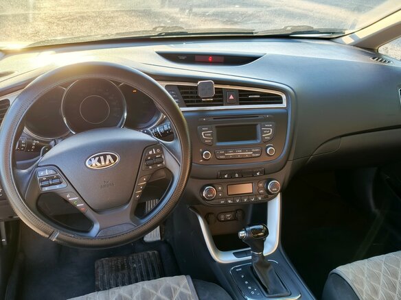 2017 Kia Ceed II Рестайлинг, серебристый, 1280000 рублей - вид 10