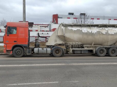 2001 DAF 95XF, красный, 790000 рублей, вид 1