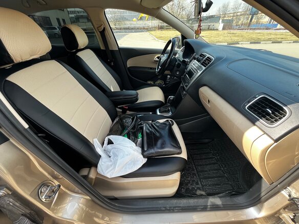 2015 Volkswagen Polo V Рестайлинг, бежевый, 1379000 рублей - вид 15