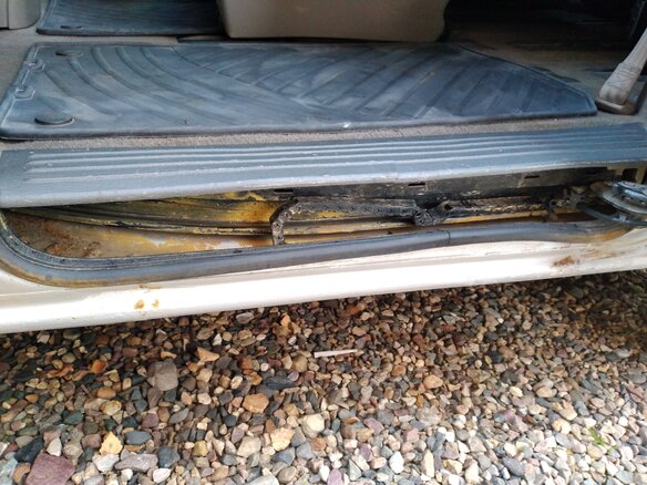 2002 Chrysler Voyager IV, серебристый, 330000 рублей - вид 11