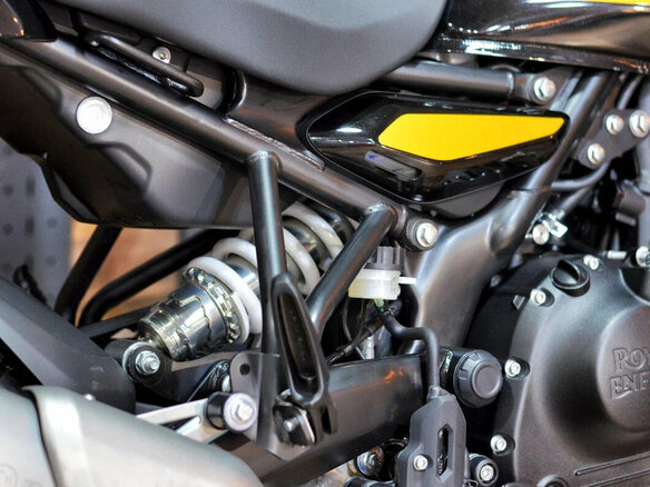2025 Royal Enfield Himalayan, чёрный, 615000 рублей - вид 12