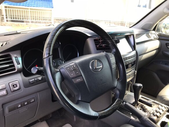 2009 Lexus LX 570 III, серебристый, 3333333 рублей - вид 5