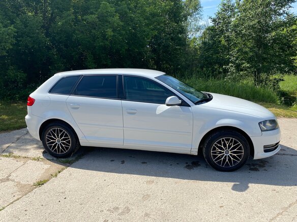 2011 Audi A3 II (8P) Рестайлинг 2, белый, 560000 рублей - вид 3