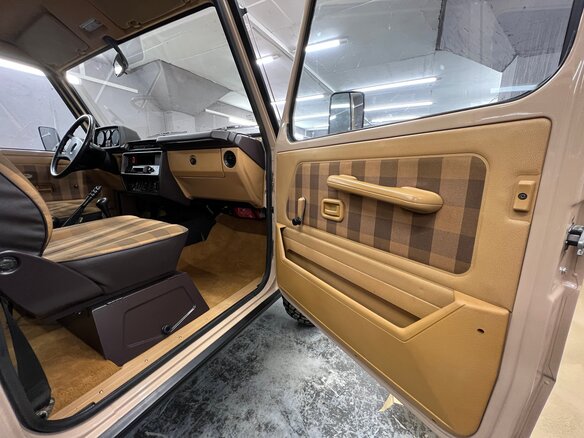 1989 Mercedes-Benz G-Класс 230 5-speed I (W460; W461), бежевый - вид 16