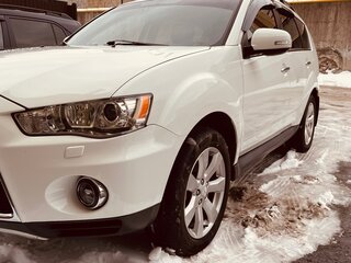 2011 Mitsubishi Outlander II Рестайлинг, белый, 1600000 рублей, вид 1