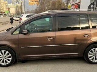 2014 Volkswagen Touran I Рестайлинг 2, коричневый, 1300000 рублей, вид 4