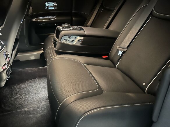 2018 Rolls-Royce Ghost I Рестайлинг (Series II), чёрный, 18000000 рублей - вид 9
