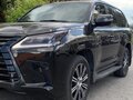 2018 Lexus LX 570 III Рестайлинг 2, чёрный, 7995000 рублей - вид 1