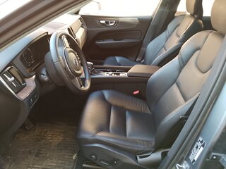 2020 Volvo XC60 II, серый, 4350000 рублей, вид 4
