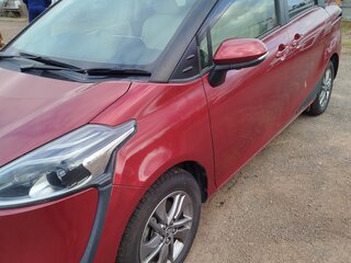 2021 Toyota Sienta II Рестайлинг, пурпурный, 1620000 рублей, вид 4