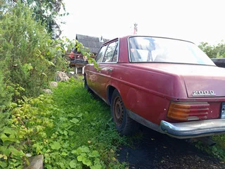 1971 Mercedes-Benz W115 220, красный, 300000 рублей, вид 4
