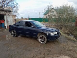 1999 Audi A4 I (B5) Рестайлинг, синий, 140000 рублей, вид 2