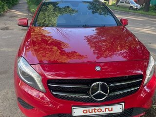 2013 Mercedes-Benz A-Класс 180 III (W176), красный, 1150000 рублей, вид 2