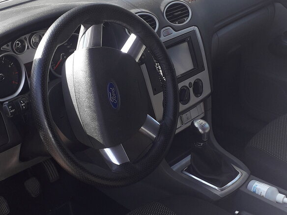 2010 Ford Focus II Рестайлинг, белый - вид 5