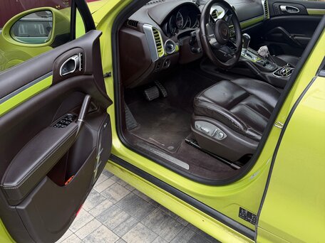 2015 Porsche Cayenne Turbo II Рестайлинг (958), зелёный, 6000000 рублей, вид 2