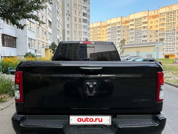 2019 Ram 1500 Quad Cab IV (DS/DJ), чёрный, 3500000 рублей - вид 3