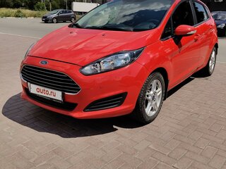 2016 Ford Fiesta Mk6 Рестайлинг, красный, 900000 рублей, вид 1