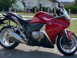 2010 Honda VFR 1200, красный, 1050000 рублей, вид 4