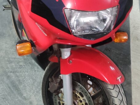 1996 Honda CBR 600F, красный, 320000 рублей, вид 1