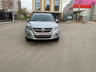 2010 Volkswagen Tiguan I, серебристый, 1250000 рублей, вид 2
