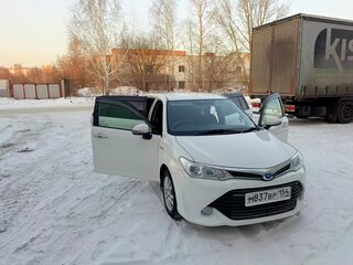 2015 Toyota Corolla Fielder XI (E160, E170, E180) Рестайлинг 1, белый, 1380000 рублей, вид 3