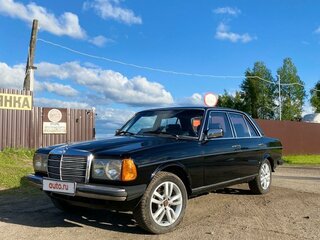1982 Mercedes-Benz W123 240, бежевый, 890000 рублей, вид 2