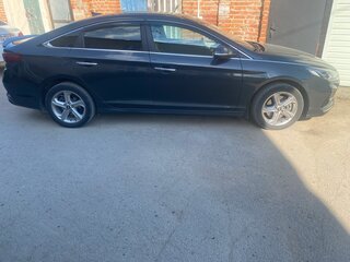 2017 Hyundai Sonata VII (LF) Рестайлинг, серый, 1600000 рублей, вид 4