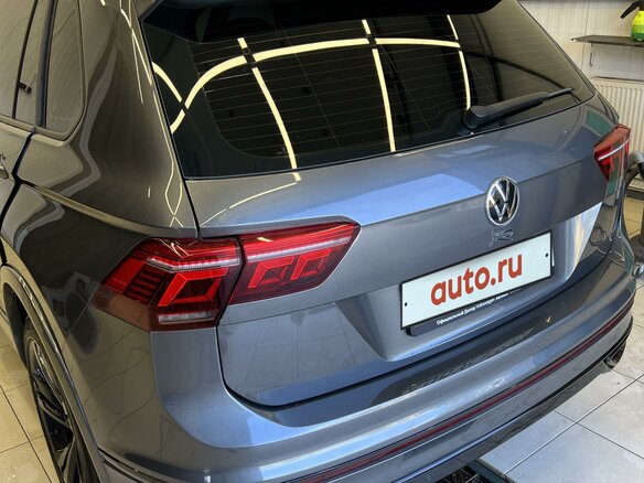 2020 Volkswagen Tiguan II Рестайлинг, серый, 3300000 рублей - вид 14