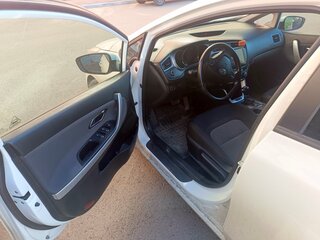 2017 Kia Ceed II Рестайлинг, белый, 1410000 рублей, вид 5