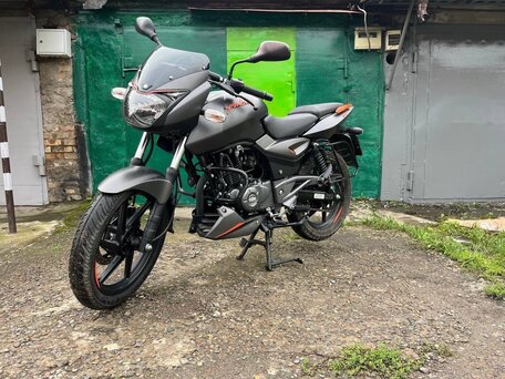 2021 Bajaj Pulsar 180, чёрный, 110000 рублей, вид 2