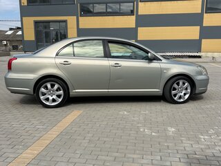 2004 Toyota Avensis II, бежевый, 800000 рублей, вид 3
