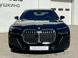 2025 BMW 7 серии 740d xDrive VII (G70), чёрный, 14150000 рублей, вид 3