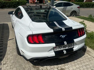2022 Ford Mustang VI Рестайлинг, белый, 2400000 рублей, вид 2