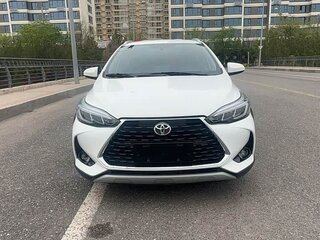 2022 Toyota Yaris L X XP150 Рестайлинг, белый, 1450000 рублей, вид 3
