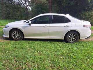 2018 Toyota Camry VIII (XV70), белый, 2500000 рублей, вид 2