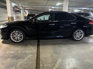 2018 Toyota Camry VIII (XV70), чёрный, 3500000 рублей, вид 4