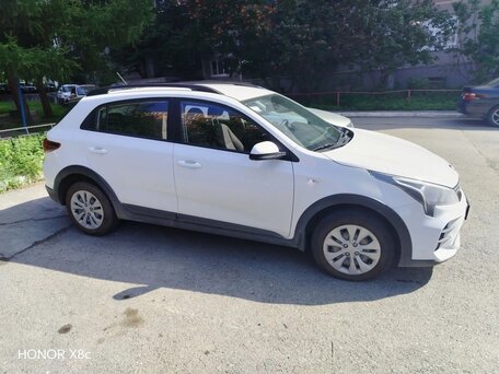 2021 Kia Rio X IV Рестайлинг, белый, 1411000 рублей, вид 2