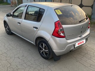 2013 Renault Sandero I, серый, 550000 рублей, вид 3
