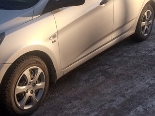 2014 Hyundai Solaris I, серебристый, 810000 рублей, вид 2
