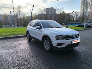 2017 Volkswagen Tiguan II, белый, 2400000 рублей, вид 4