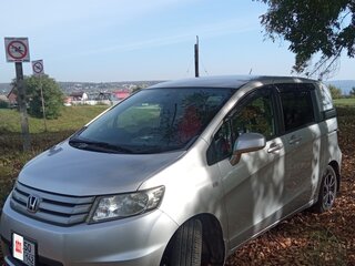 2011 Honda Freed Spike I Рестайлинг, серебристый, 1120000 рублей, вид 1