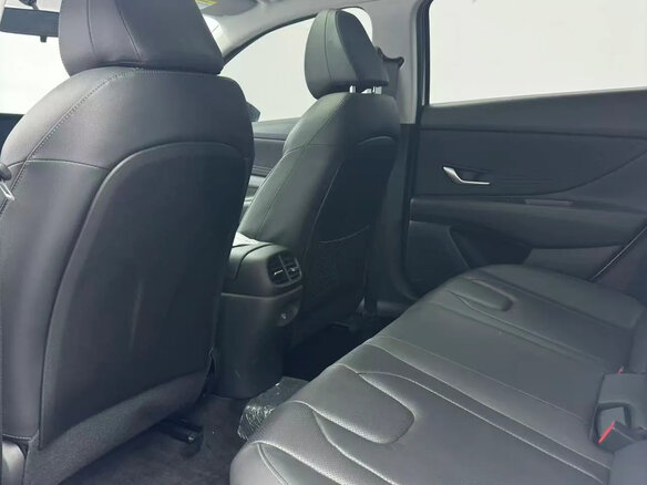 2023 Hyundai Elantra VII (CN7) Рестайлинг, белый, 1700000 рублей - вид 17