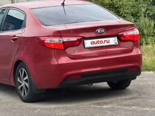 2013 Kia Rio 5-speed III, красный, 530000 рублей, вид 5