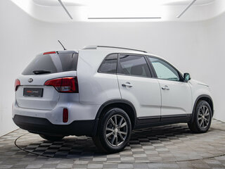 2015 Kia Sorento II Рестайлинг, белый, 1895000 рублей, вид 5