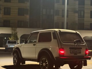2018 Lada (ВАЗ) 2121 (4x4) I Рестайлинг, белый, 650000 рублей, вид 4