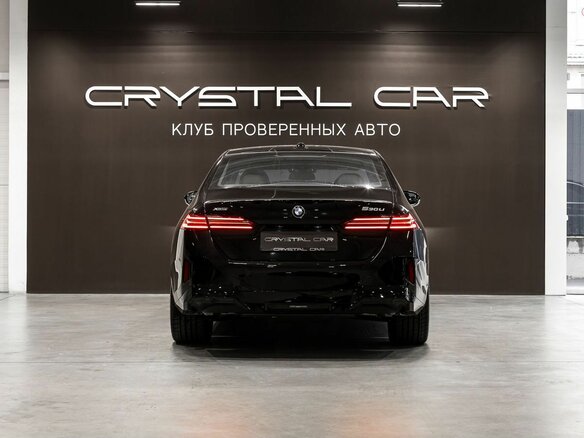 2025 BMW 5 серии Long 530Li xDrive VIII (G60/G61/G68), чёрный, 8400000 рублей - вид 4